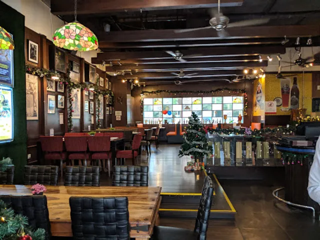 The Coffee Bean & Tea Leaf The Curve