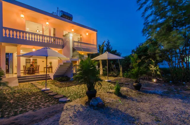 The Moon River Homestay & Villa