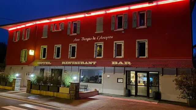 Logis Hôtel Aux Berges de l'Aveyron