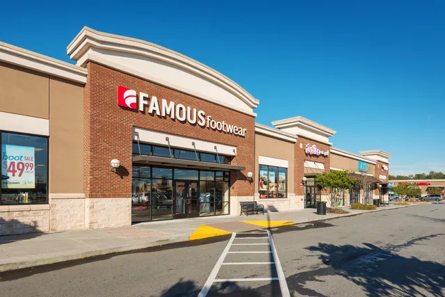 Lakeside Marketplace