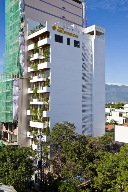 Golden Holiday Hotel