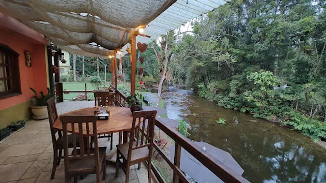 Fronteira Cafés e Quitutes