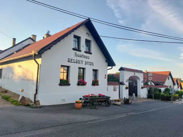Hotel and restaurant Selsky Dvur
