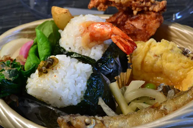 おむすびえびね