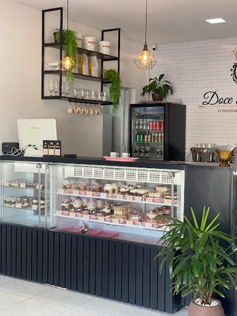 Doce Requinte Confeitaria Artesanal e Café