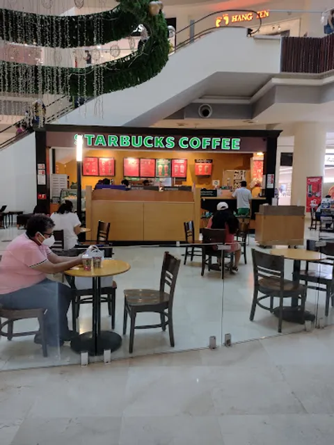 Starbucks Galleries Acapulco Diana