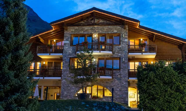 Les Elfes International Summer, Winter And Spring Camps