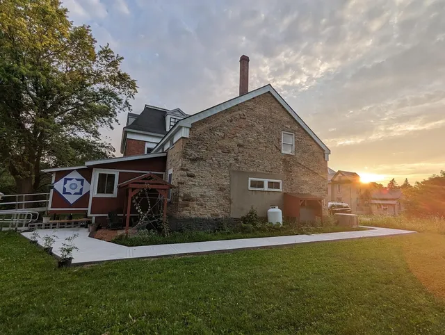 Foothills Lodge & Cafe