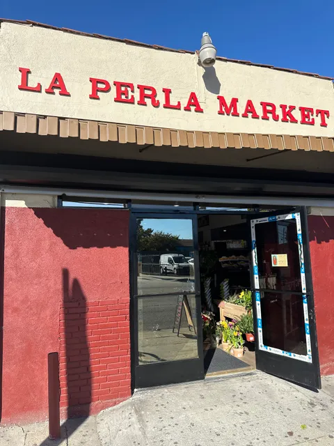 La Perla Market
