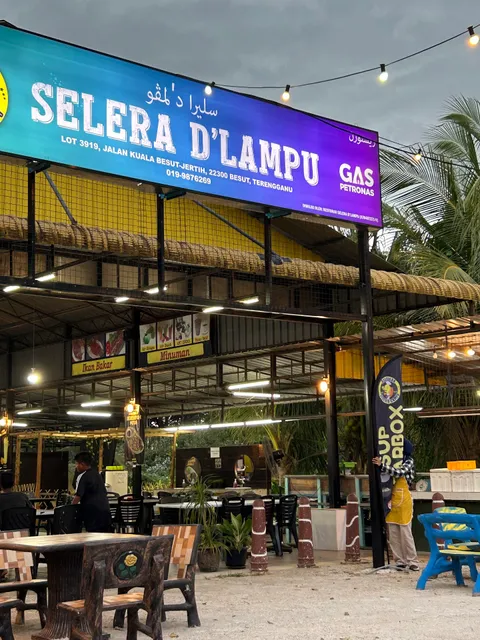 Restoran D'Lampu (Ikan Bakar)
