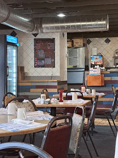 Hilltop's Creekside Cafe