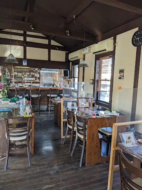 Café＆めし屋 茶楽
