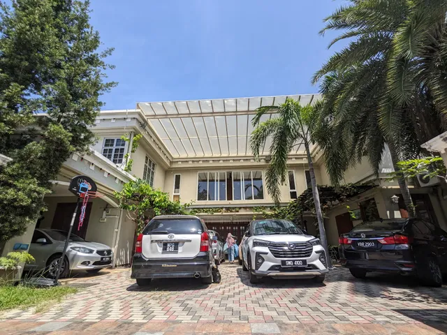 Omar's little palace