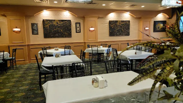 333 Restaurant & Saloon