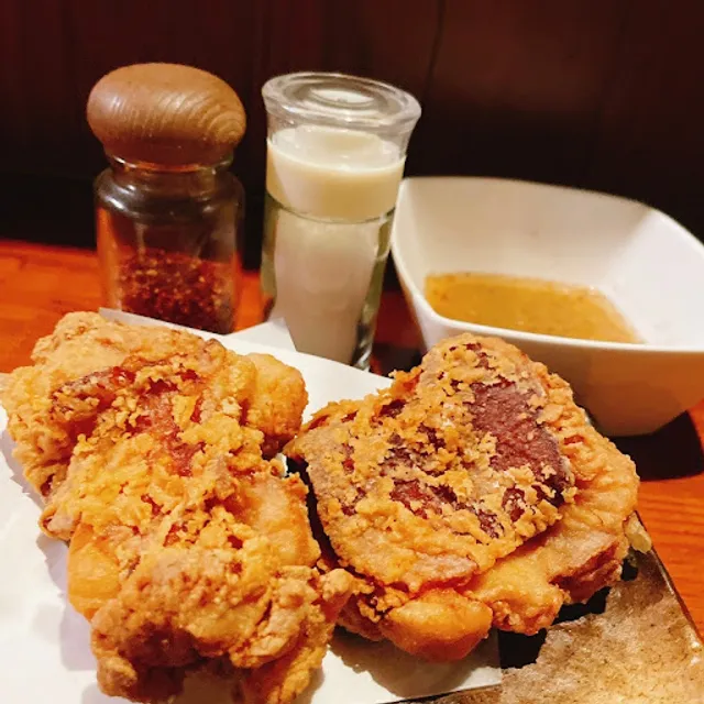 もも炭火炙り焼き&唐揚げ とっとこ家 白鷺店 居酒屋