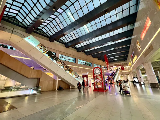 Global Mall Banqiao Station Store