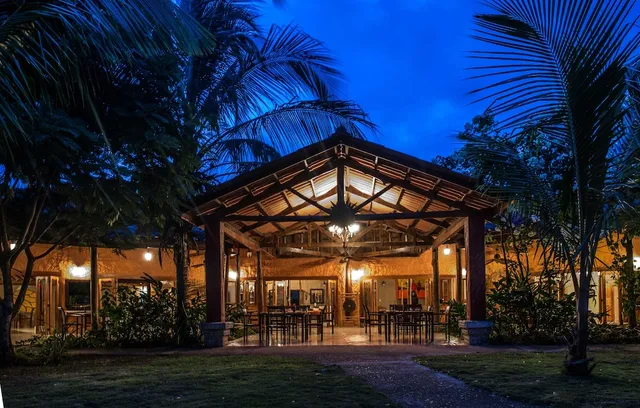 Popa Paradise Beach Resort