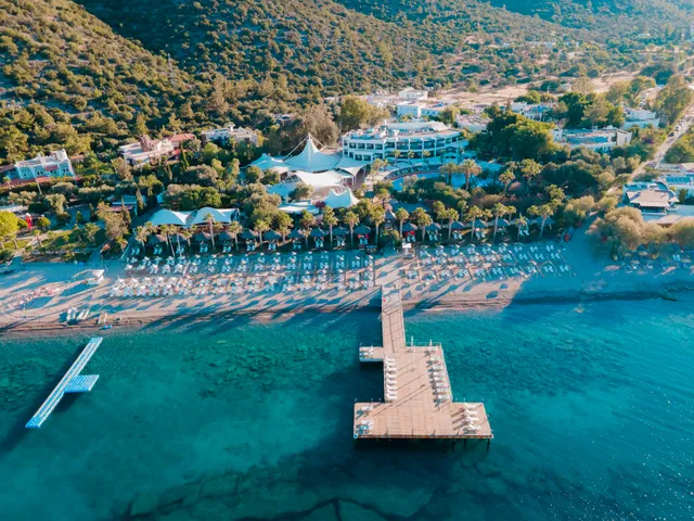 Latanya Beach Resort