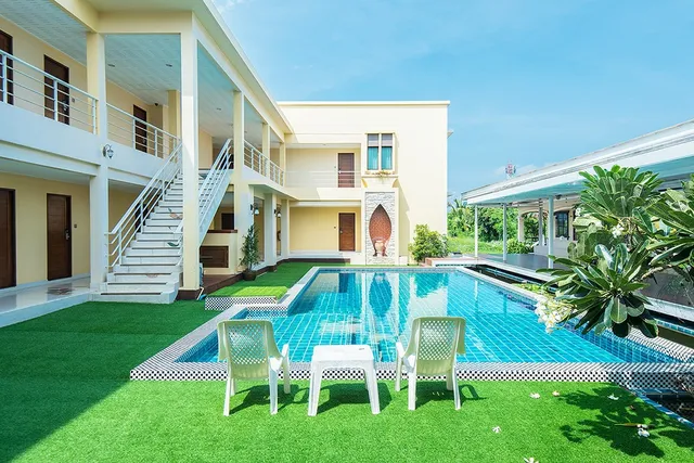 Baan Talay See Cream Resort