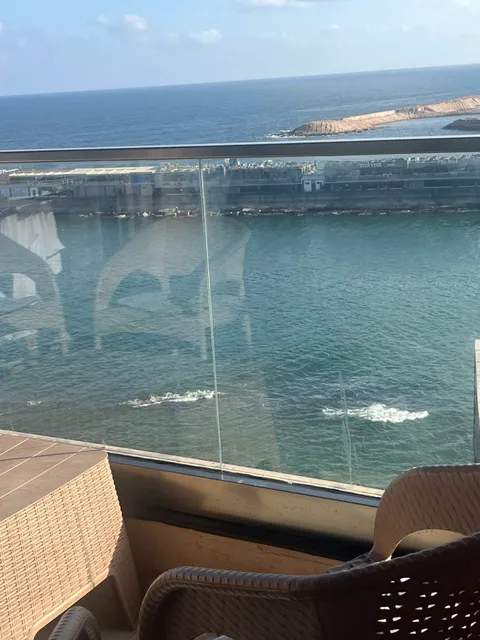 ALEX HOMES - Gleem Luxury Apartments with Direct Sea View