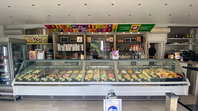 Bacio Gelateria Caffetteria