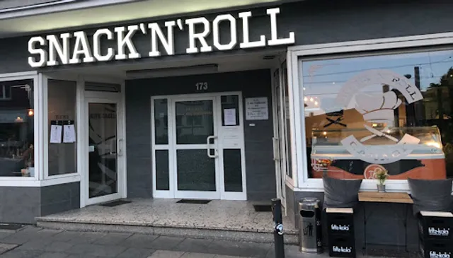 Snack 'n' Roll Garage