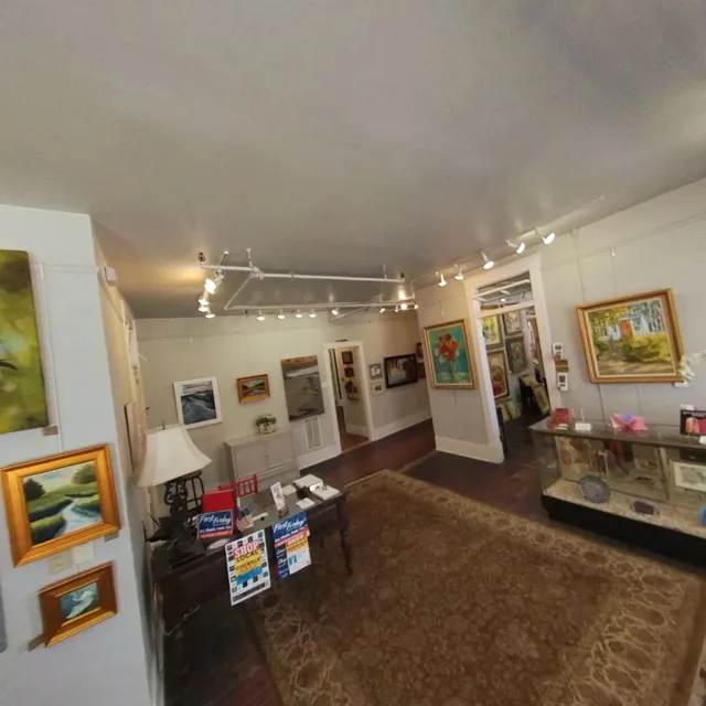 Atelier Off Bay Art Gallery