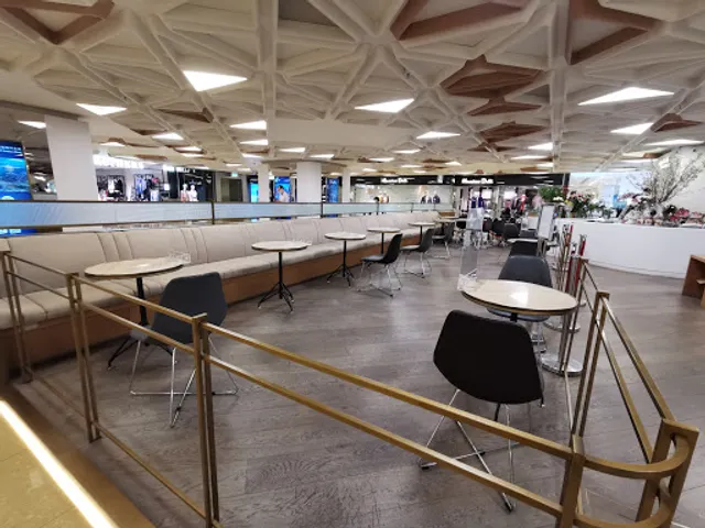 agnès b. CAFÉ/DÉLICES/FLEURISTE. Cityplaza Shop