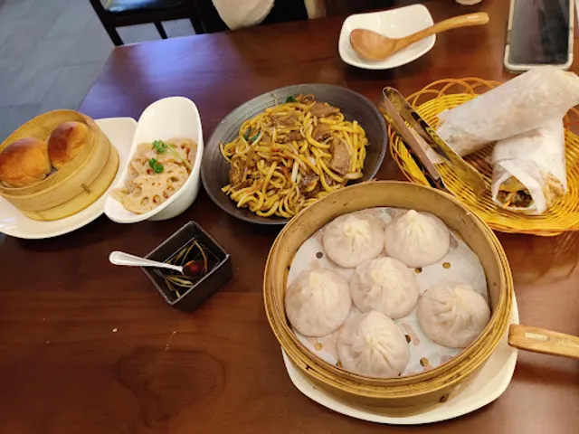 Din Soup Dumplings 鼎泰轩