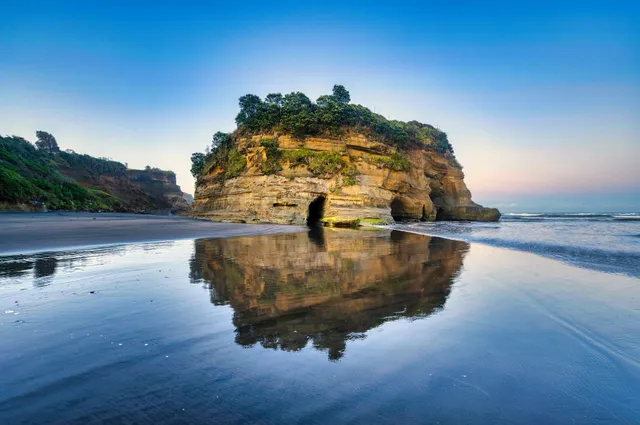 Elephant Rock (Hole in the Rock)