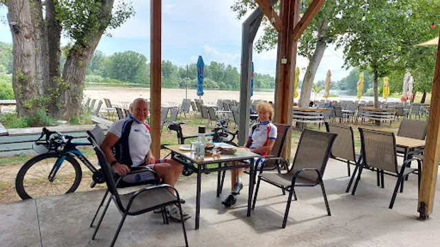 Nero cafe bar & more