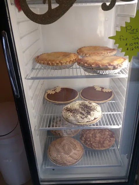 Creative Cakes & Desserts