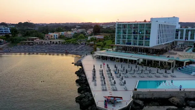 Eden Roc Resort Hotel