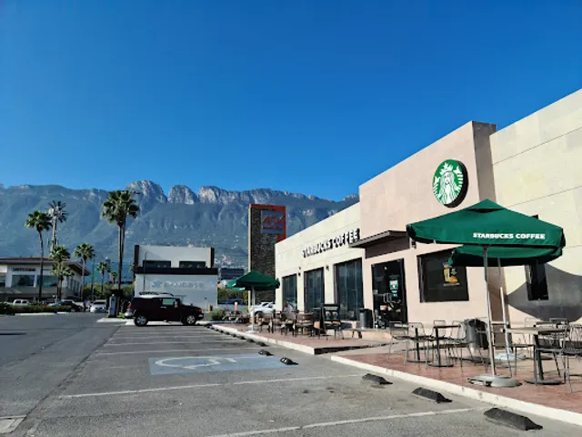 Starbucks Gómez Morín DT