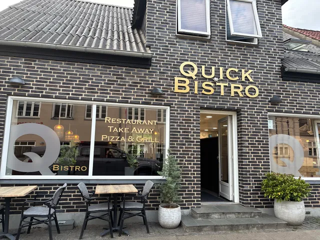 Quick Bistro v/Helal N Hassan