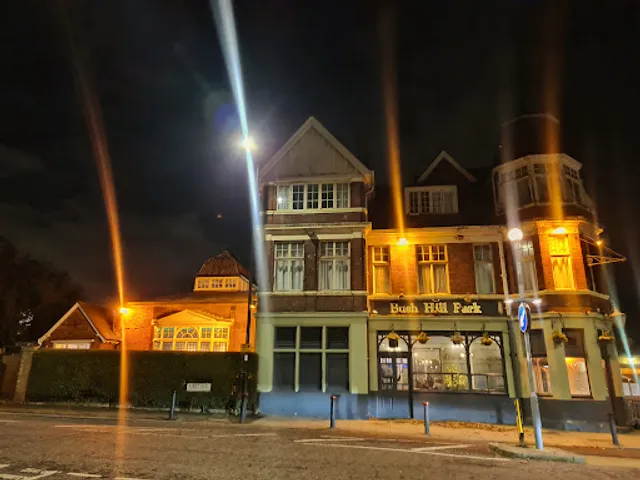 Bush Hill Park