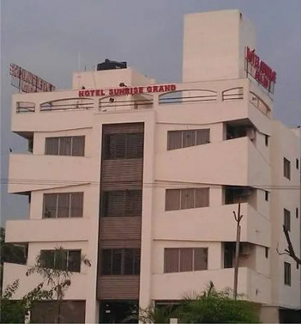 Hotel Sunrise Grand
