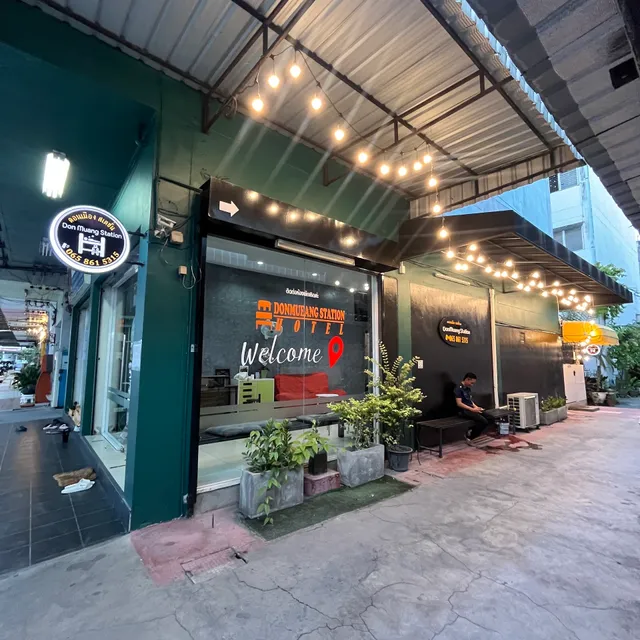 Don Mueang Station Hotel