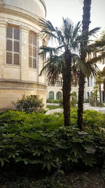 Saint-Lazare Garden