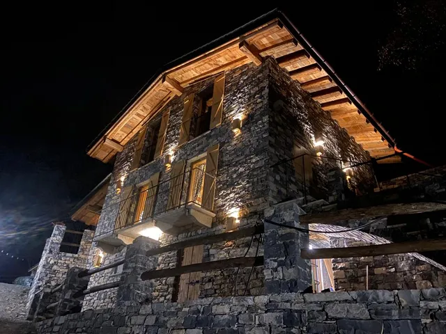 Gigi e Cristina Winery Como Lake , vino lago di Como, Vitivinicola Cernobbio, Gold medal Heroic Wineyard, Viticoltura eroica