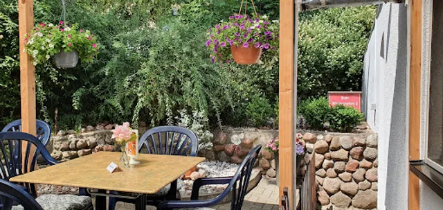 Backwahn, The Back Shop