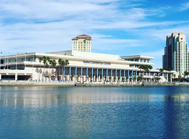 Days Inn & Suites by Wyndham Tampa near Ybor City