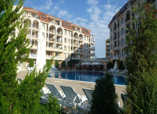 Hotel Apoloniya Palas