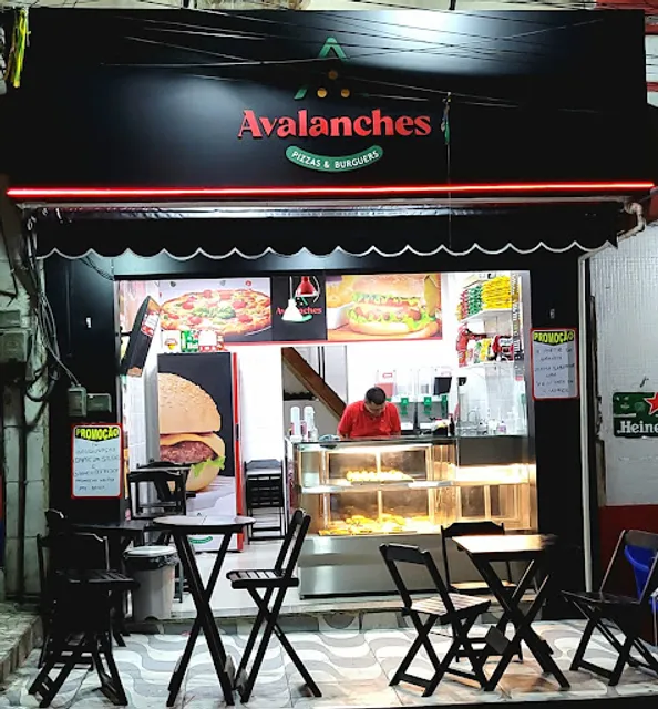 avalanches pizza e lanches