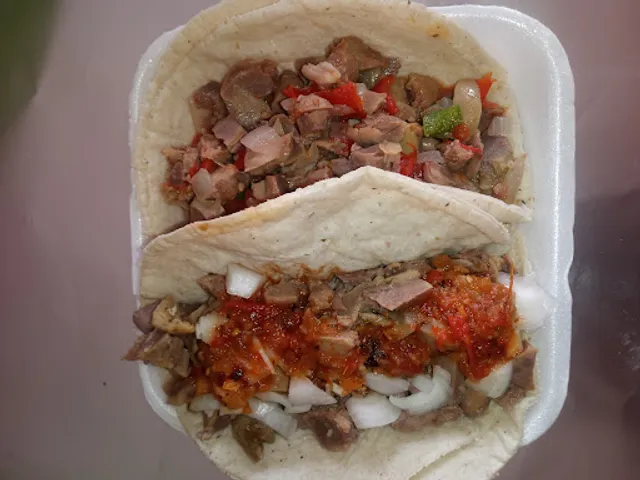 Pollos rellenos a la barbacoa