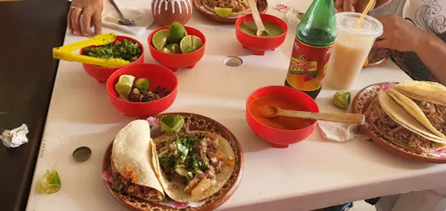 Carnitas Oing - Las del Puente del Carmen