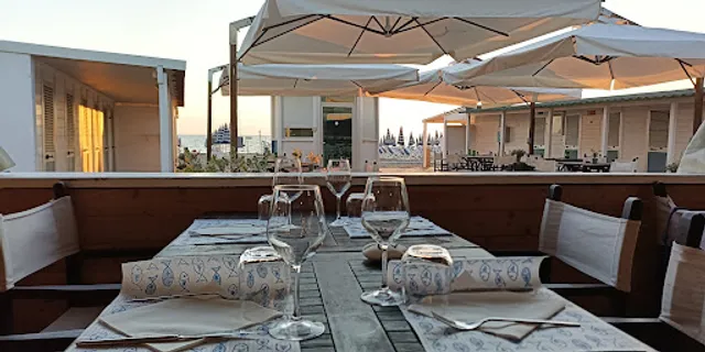 Meloria Pizzeria Restaurant Café