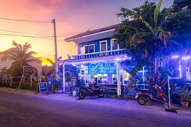 See Sea Backpackers