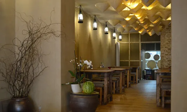 Huong Que Restaurant