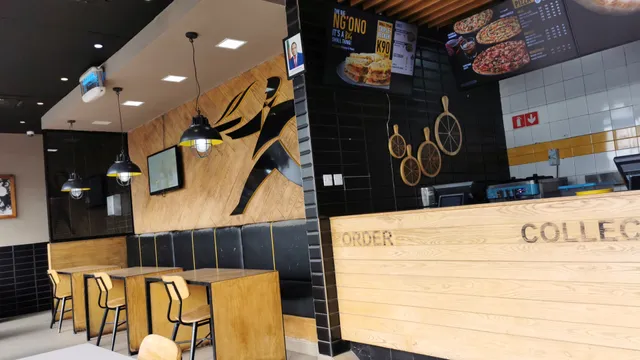 Debonair's Pizza - Choma